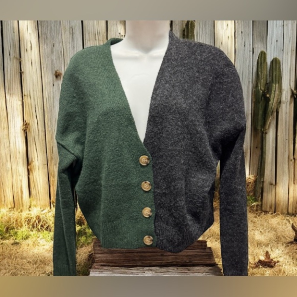 Love Tree Cozy green and Gray crop Cardigan size medium